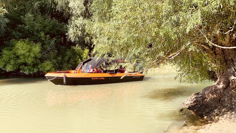 Danube Delta: Private Boat Rental – Corsar 730